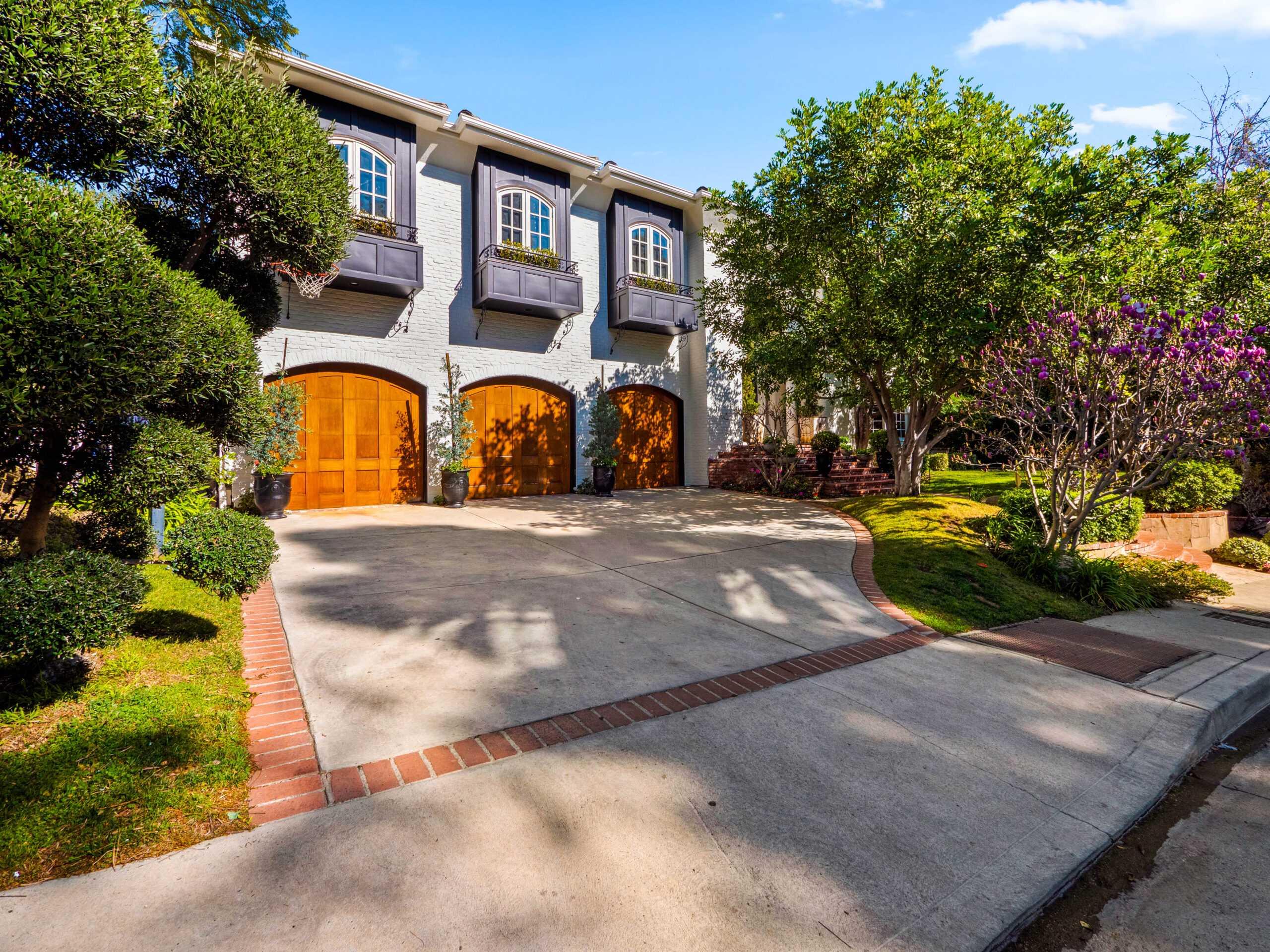 12007 Crest Ct, Beverly Hills, CA -OFF MARKET-