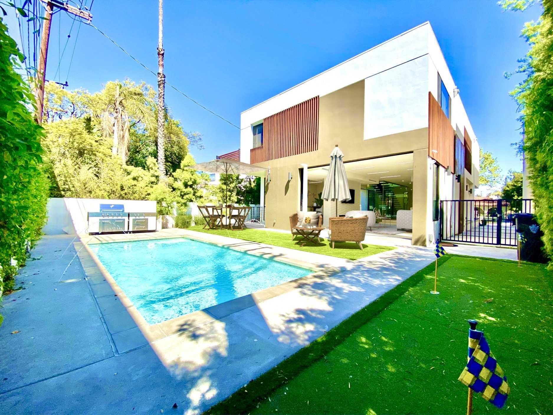 125 N Stanley Dr, Beverly Hills, CA -SOLD-