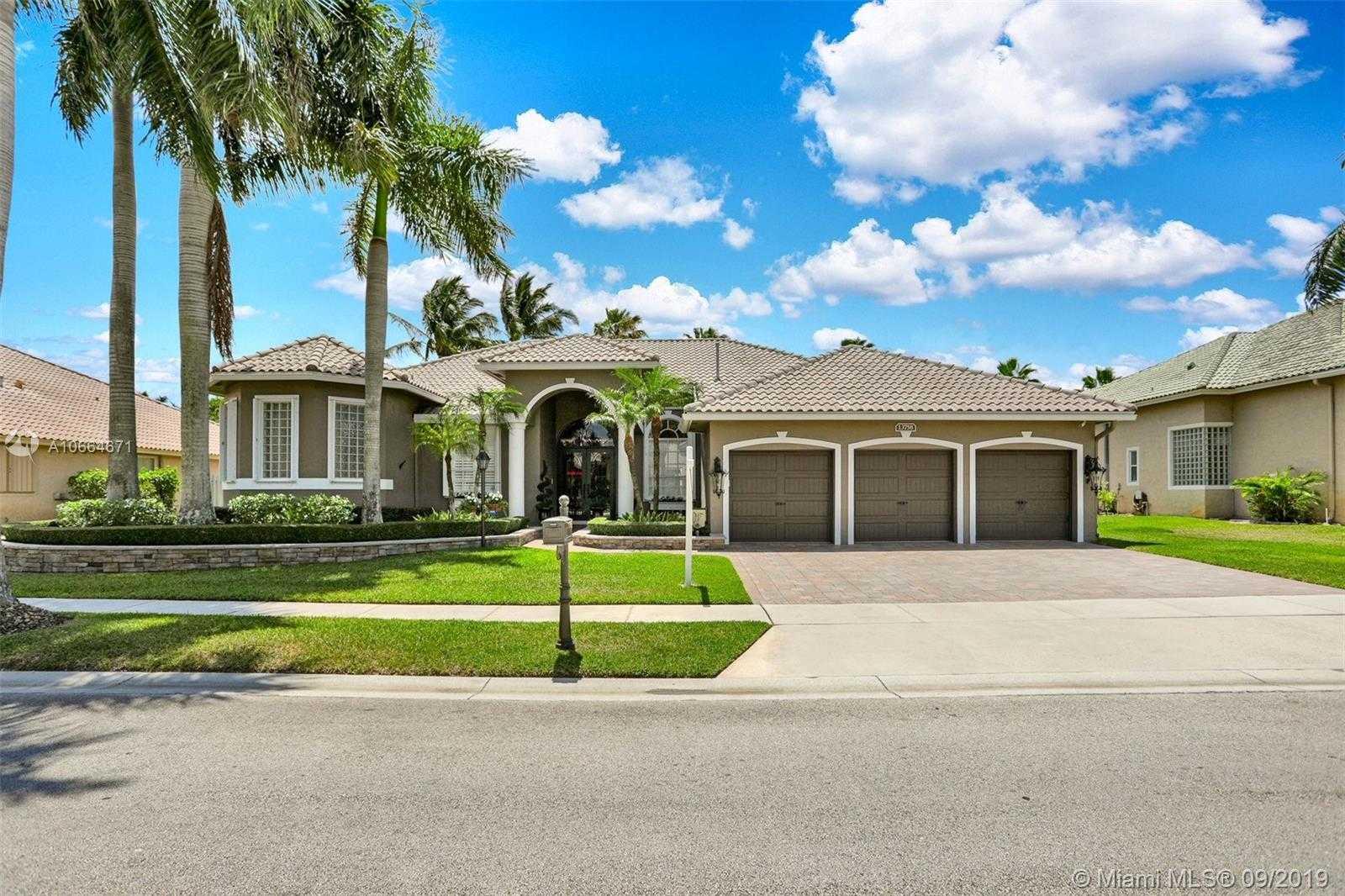 13758 NW 18 CT, Pembroke Pines, FL -SOLD-