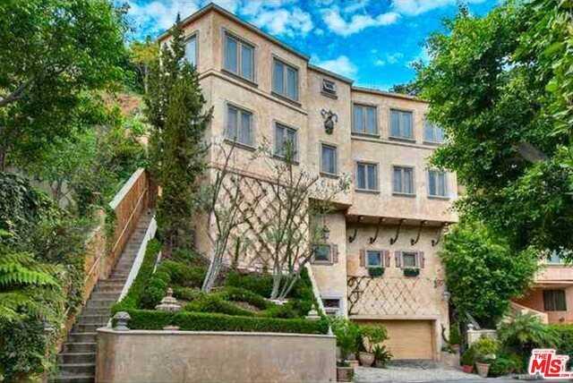 9309 Lloydcrest Dr, Beverly Hills, CA -SOLD-